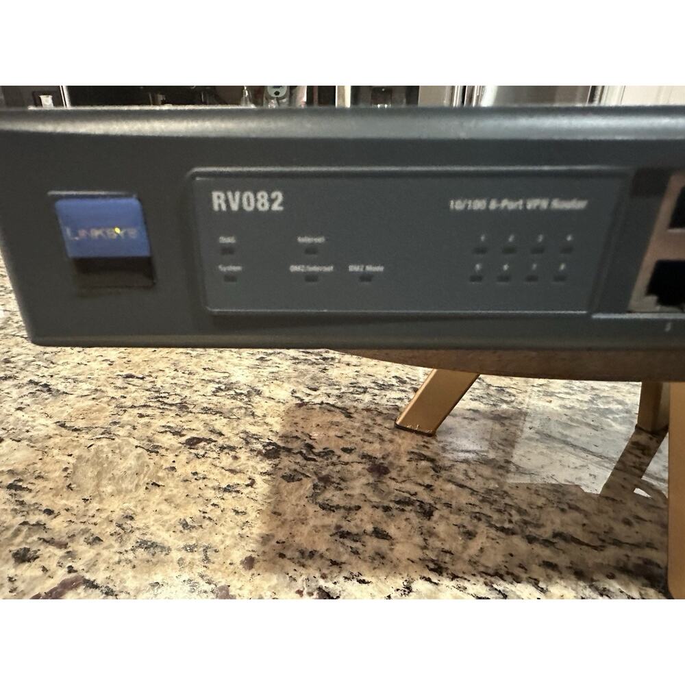 Linksys RV082 100 Mbps 8-Port 10/100 VPN Router Tested Works! - Picture 5 of 8